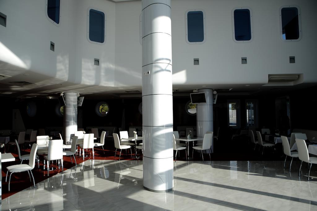 Porto Riva Hotel Zaporizhia Exterior photo