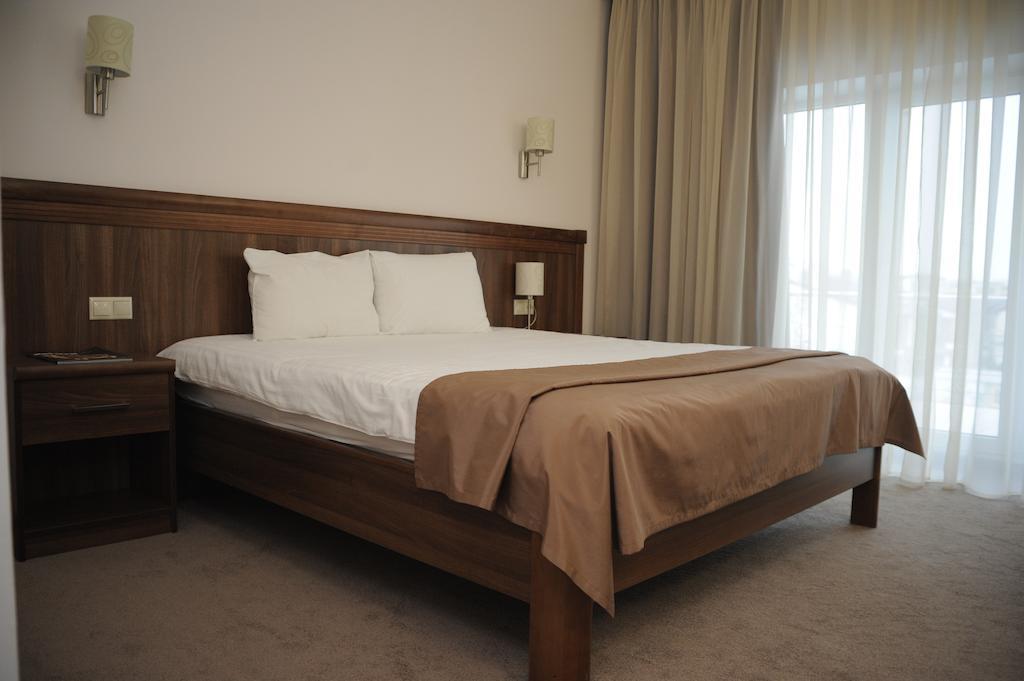 Porto Riva Hotel Zaporizhia Room photo