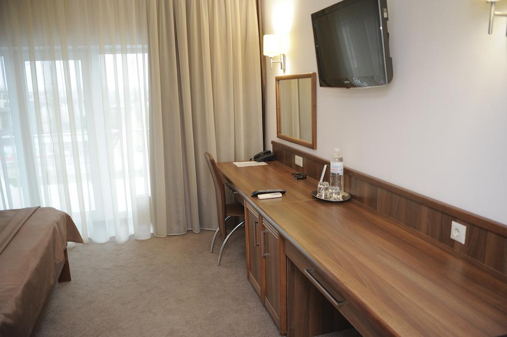 Porto Riva Hotel Zaporizhia Room photo